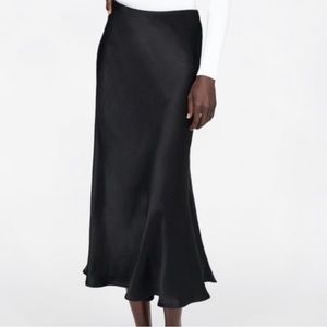Zara satin midi skirt- Black